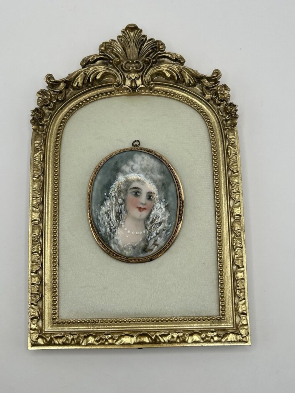 Vintage Hand Painted Portrait Cameo Brooch Pendant Oval Miniature Art Gold Tone